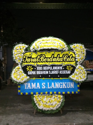 Papan Bunga Duka di Patemon